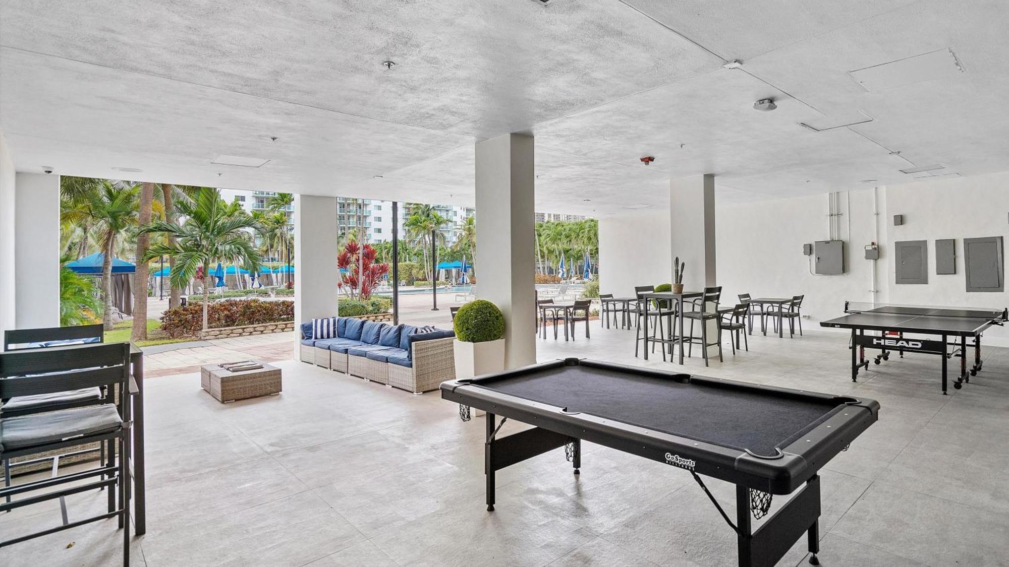 Cozy Ocean Views Condo With Pool & Tennis Court Sunny Isles Beach Exterior photo